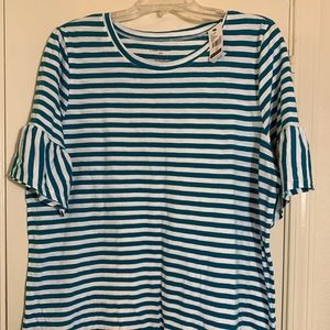 Striped top w/ruffled sleeve